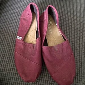 Tom’s shoes